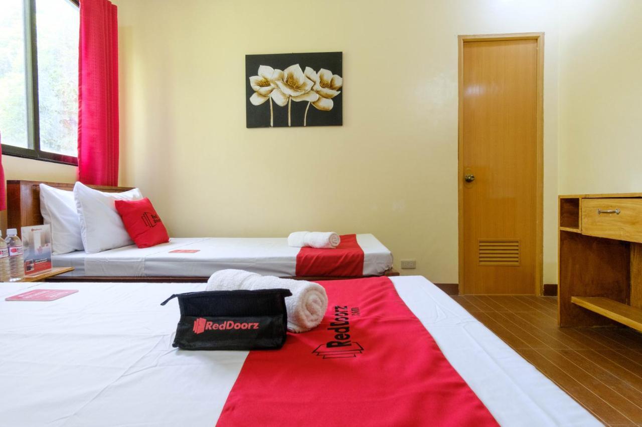 Reddoorz @ Poblacion 6 Coron Esterno foto